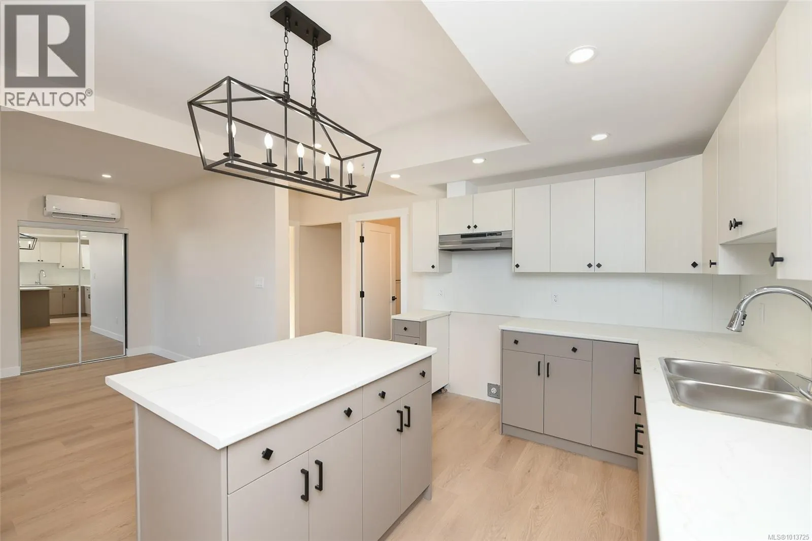 3287 Eagleview Cres