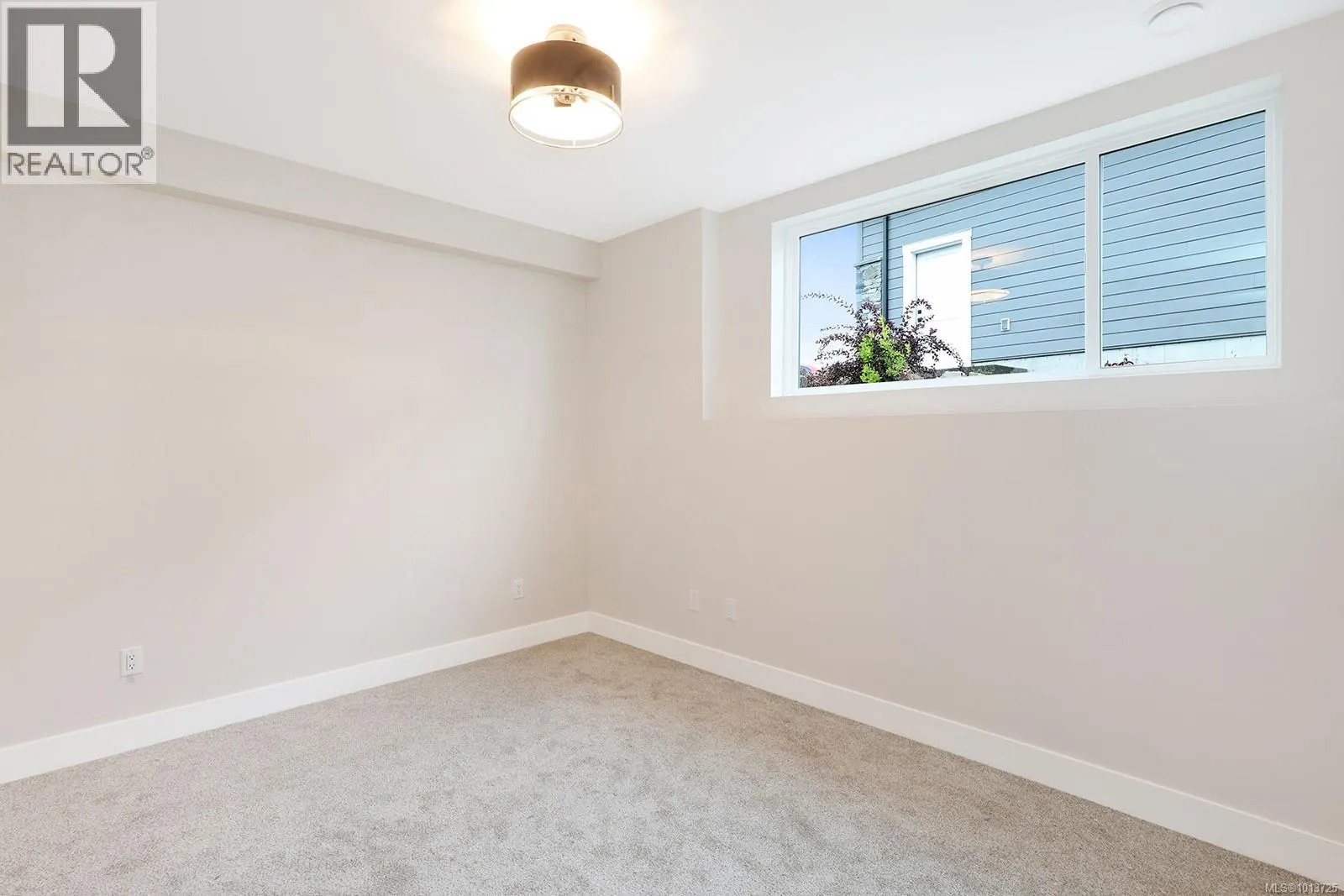 3287 Eagleview Cres