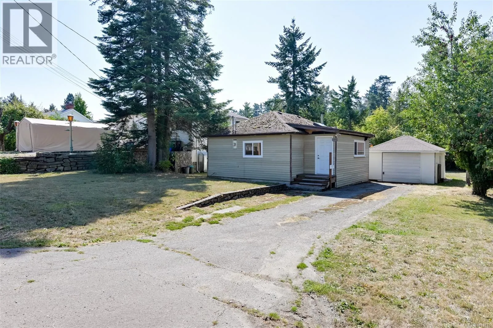 735 Violet Ave