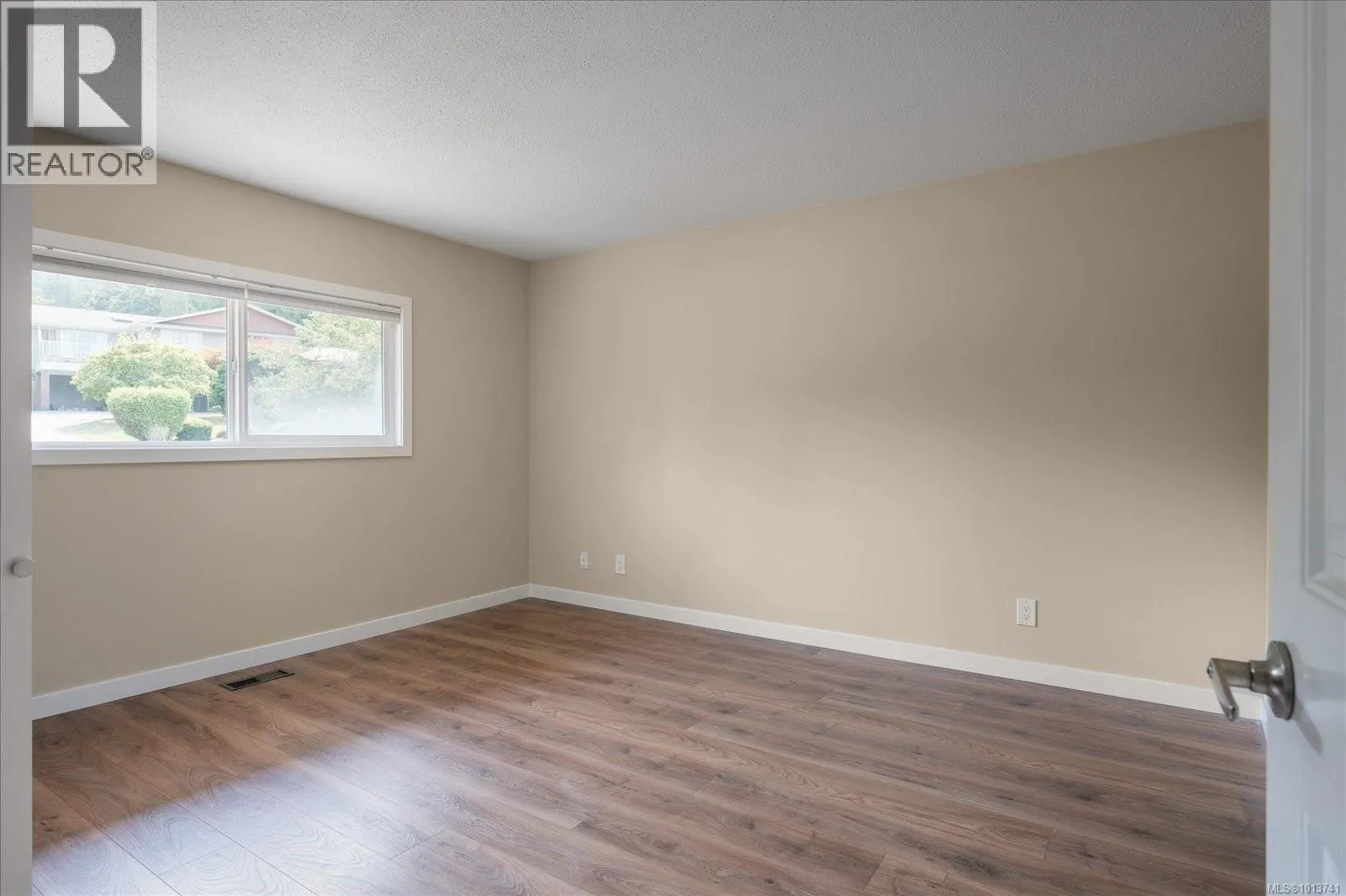 5450 Oceanview Terr