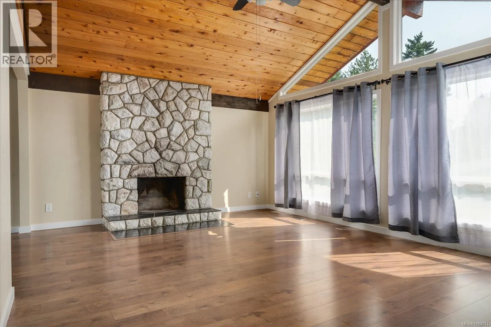 5450 Oceanview Terr