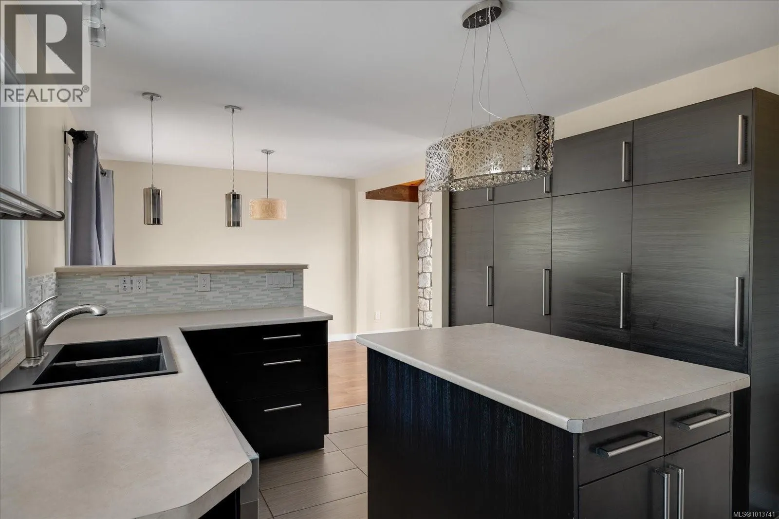 5450 Oceanview Terr