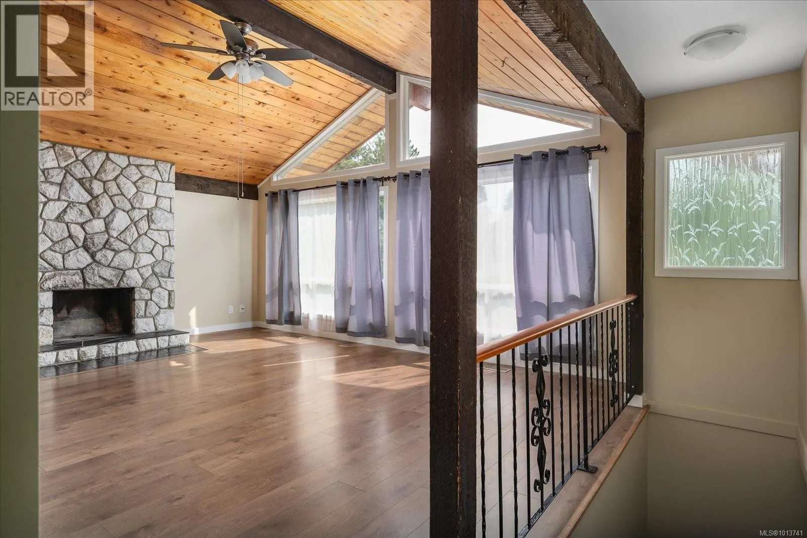 5450 Oceanview Terr