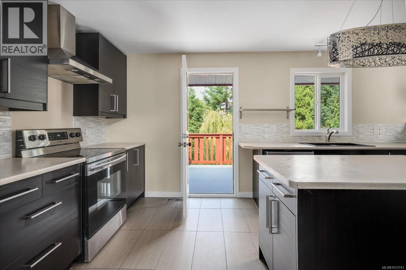 5450 Oceanview Terr