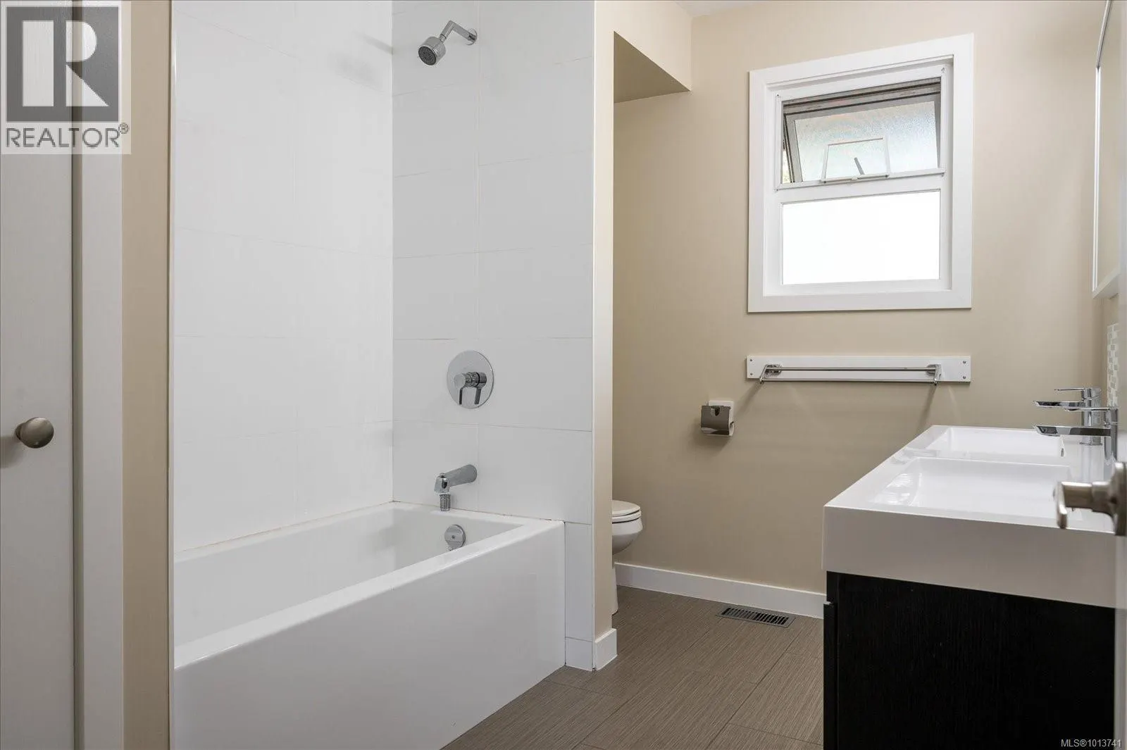 5450 Oceanview Terr