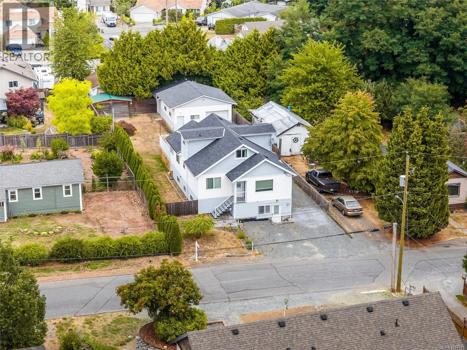 3131 Maxwell St