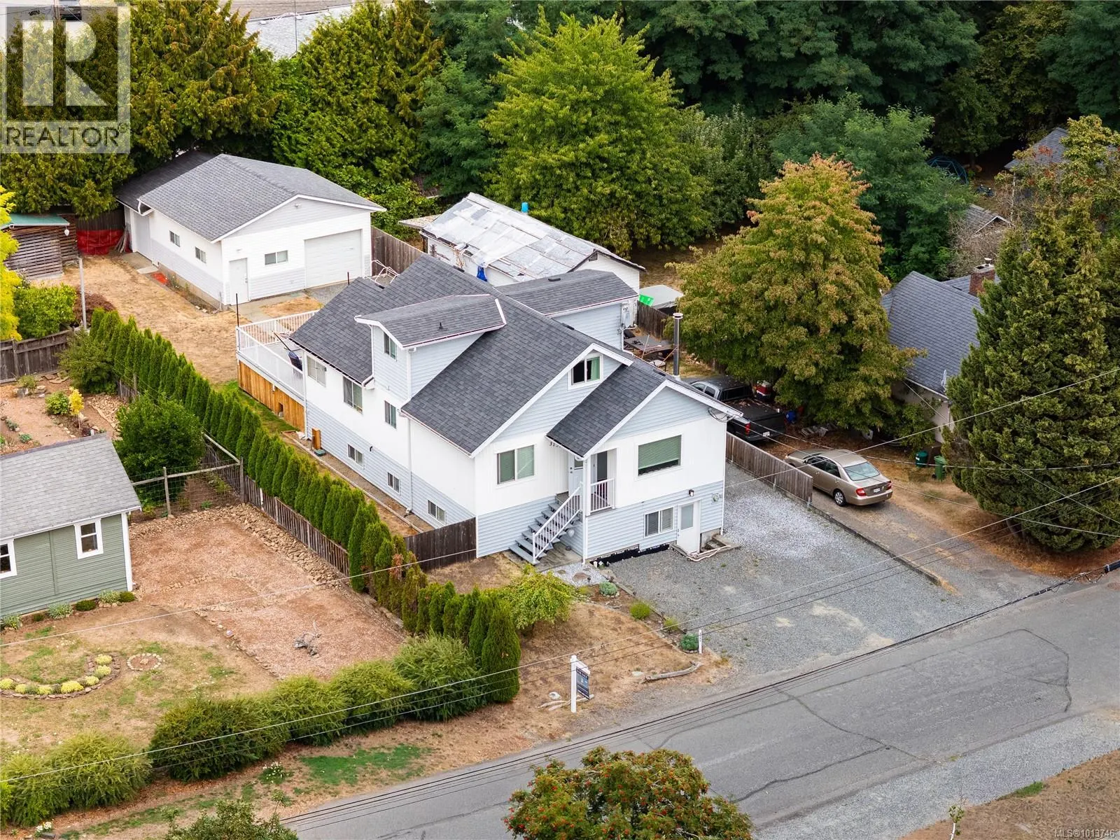 3131 Maxwell St