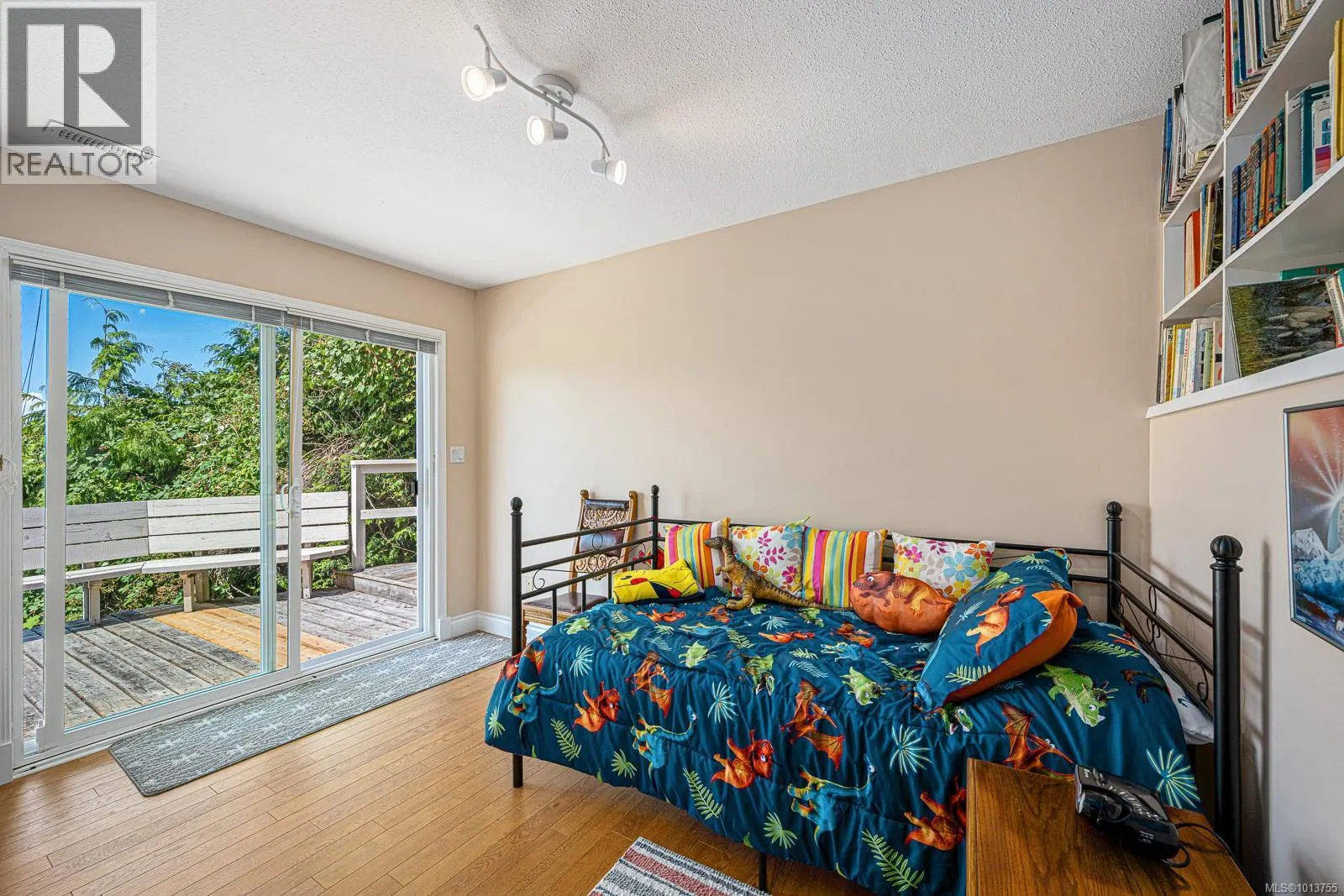 200 Crome Point Rd