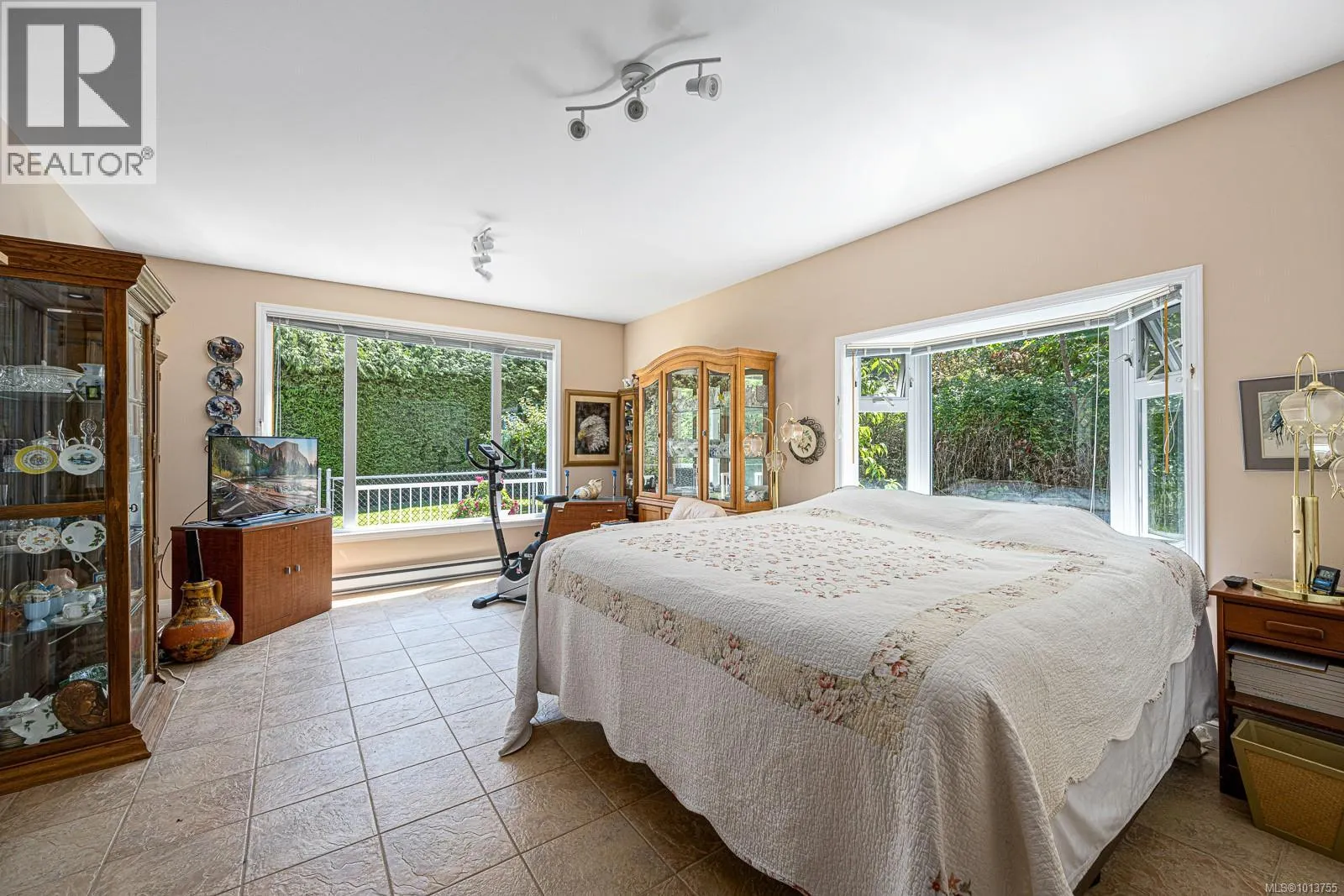 200 Crome Point Rd