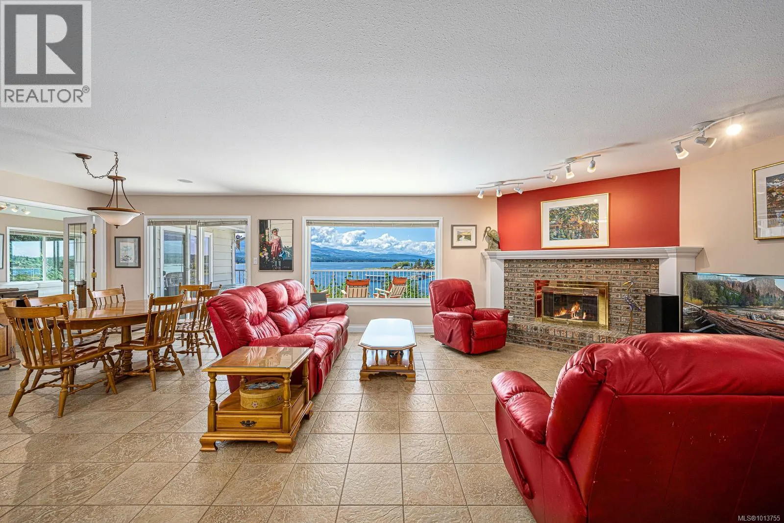200 Crome Point Rd