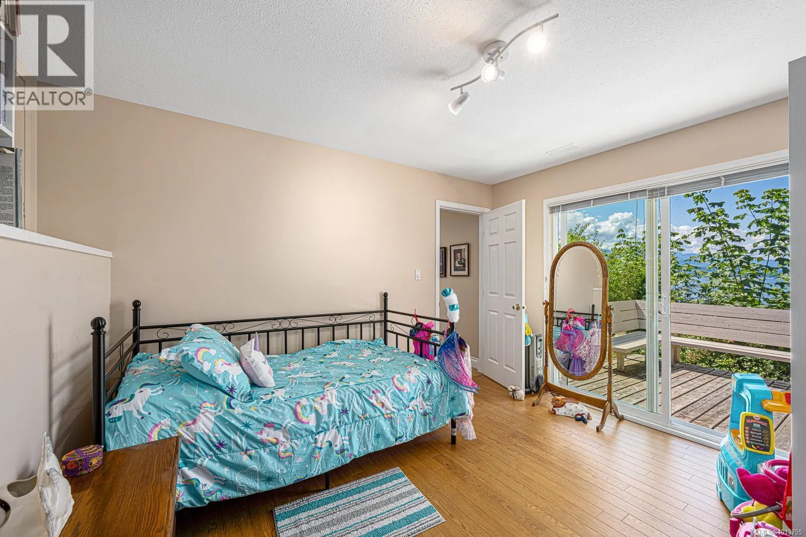 200 Crome Point Rd