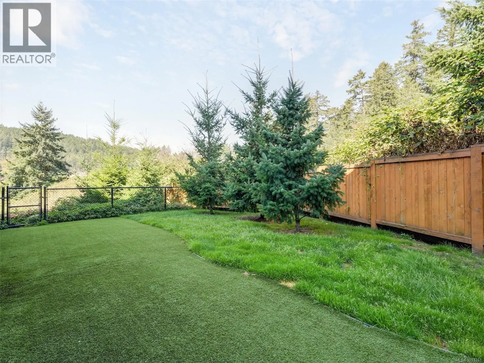 212 110 Presley Pl