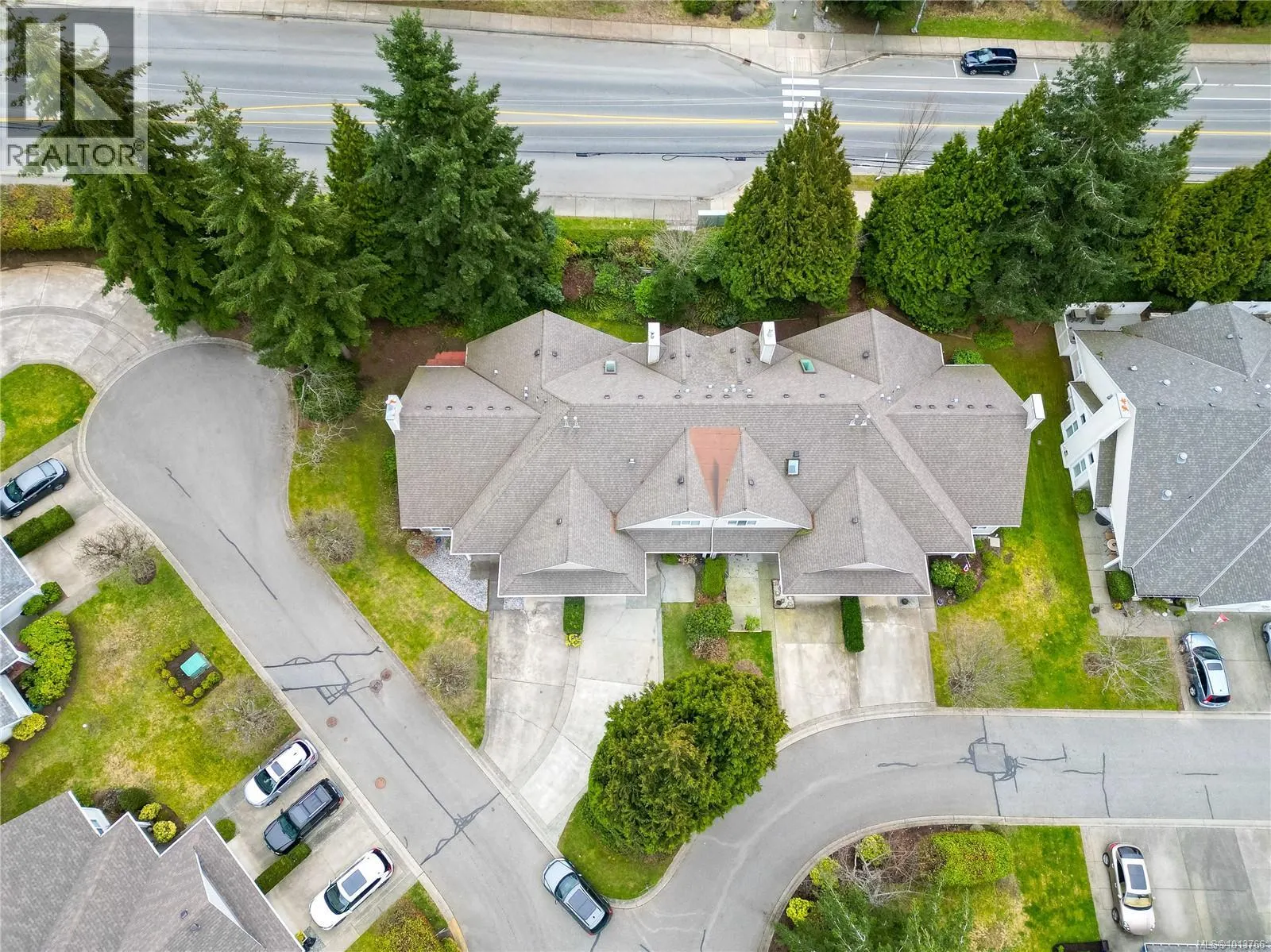 5274 Arbour Cres