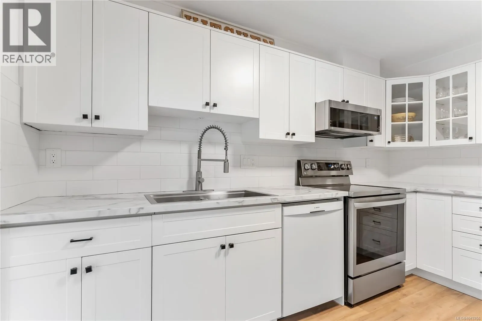 5274 Arbour Cres