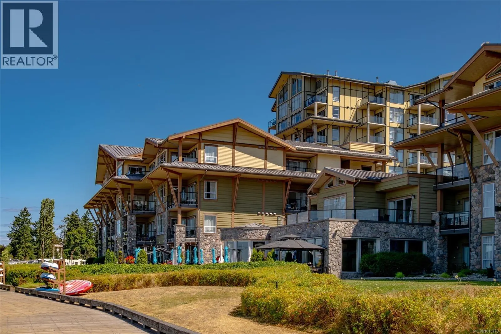 908 181 Beachside Dr