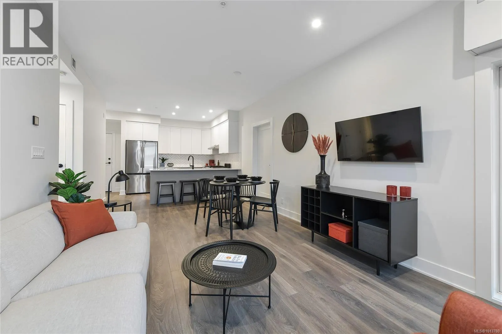 301 1114 Samar Cres