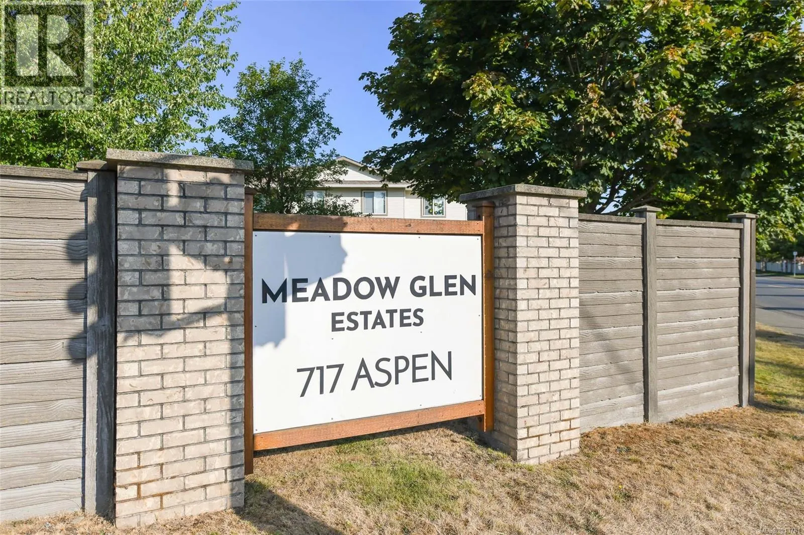 5 717 Aspen Rd
