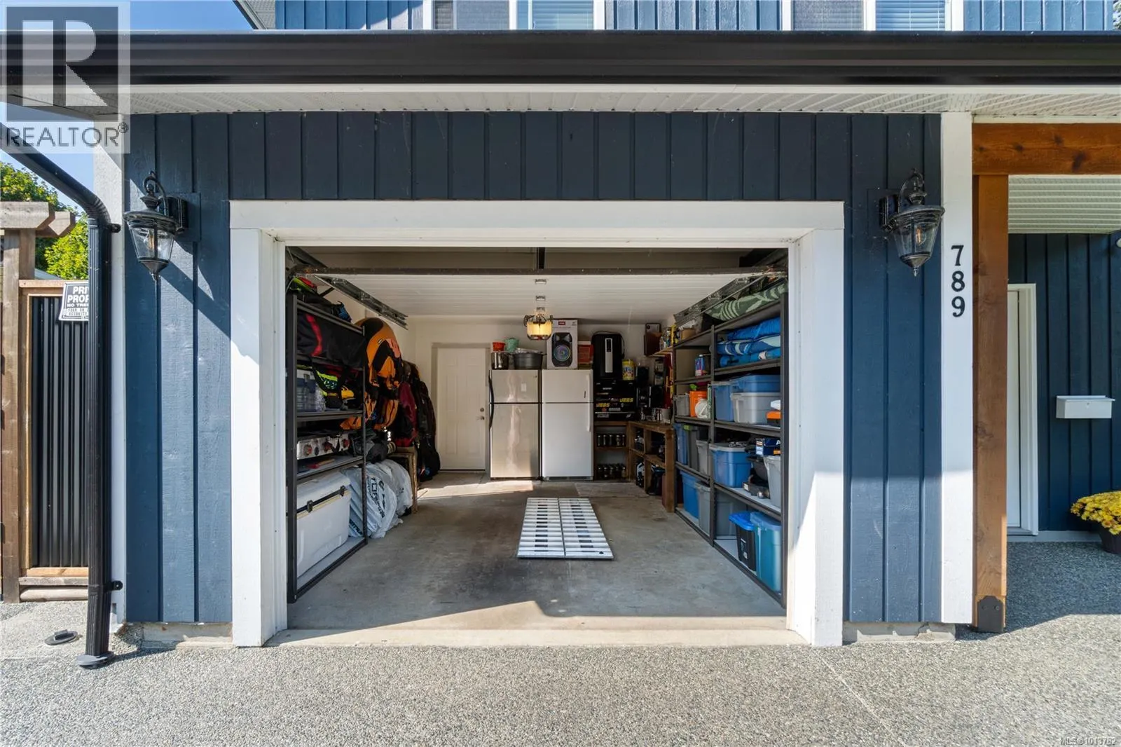 789 Howard Ave