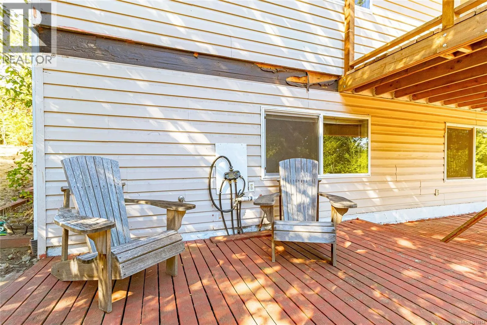 2435 Huckleberry Rd