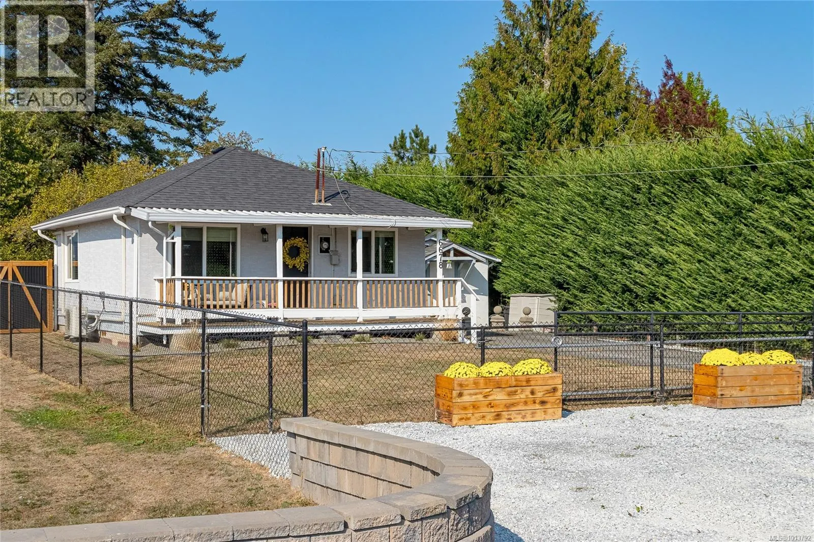 6678 Lakers Lane