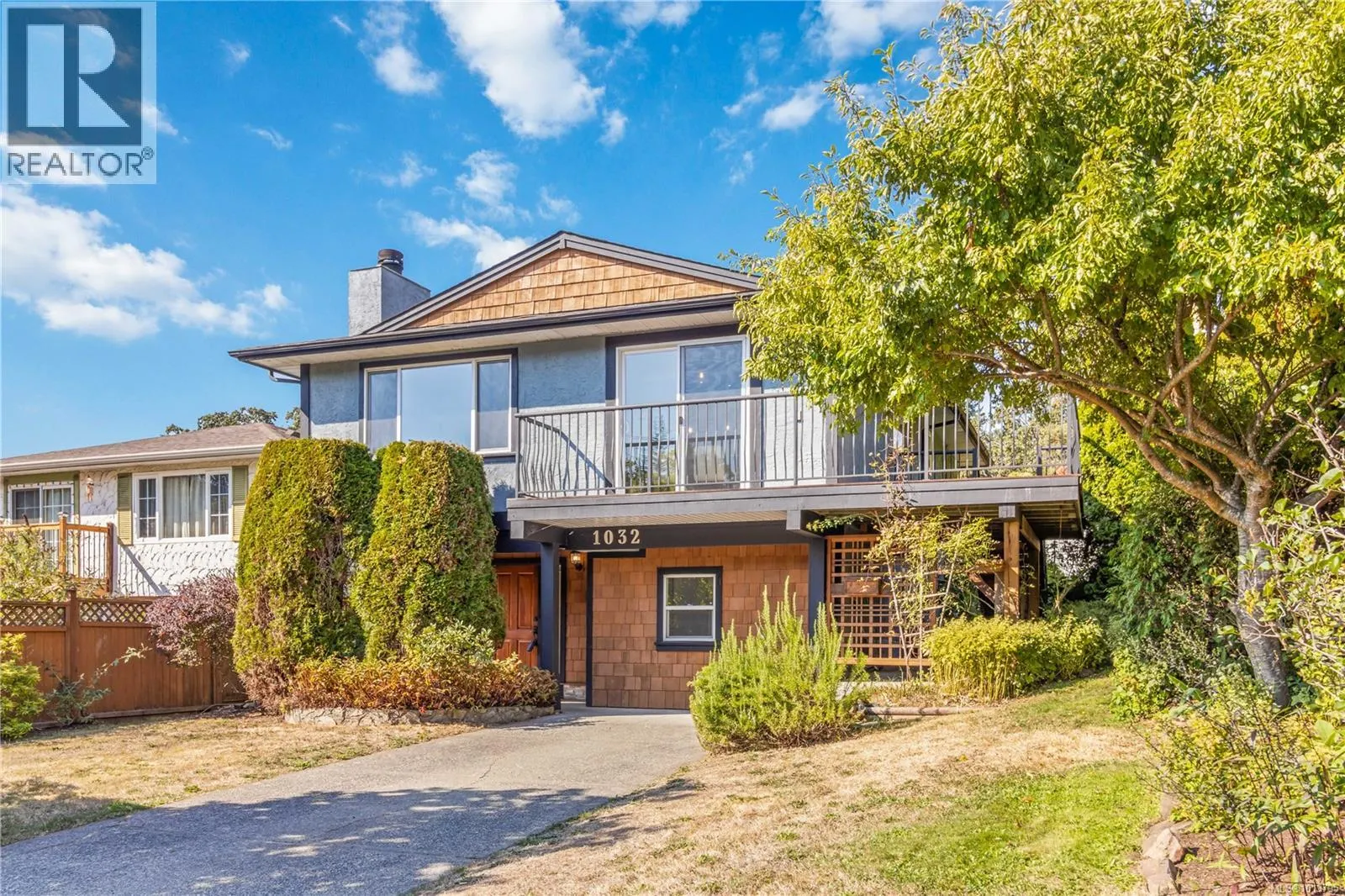 1032 Leeds Pl