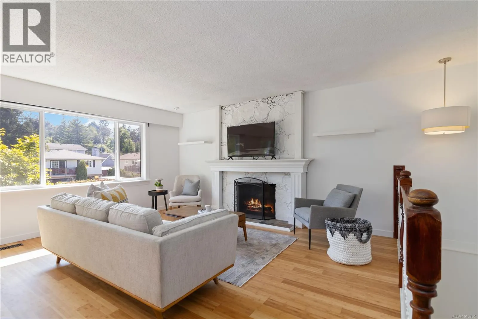 1032 Leeds Pl