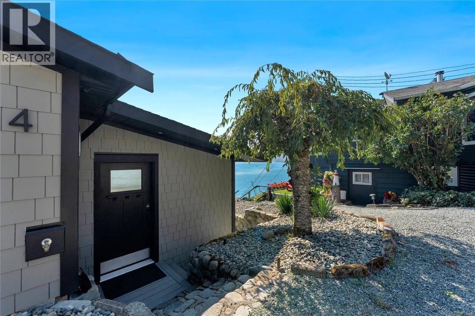4 1723 Sandy Beach Rd