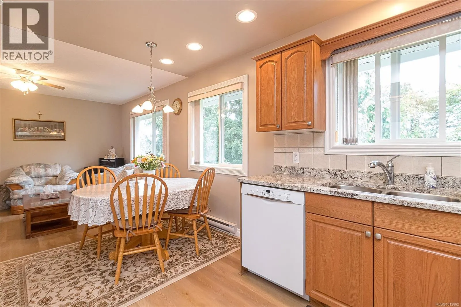 2267 Setchfield Ave