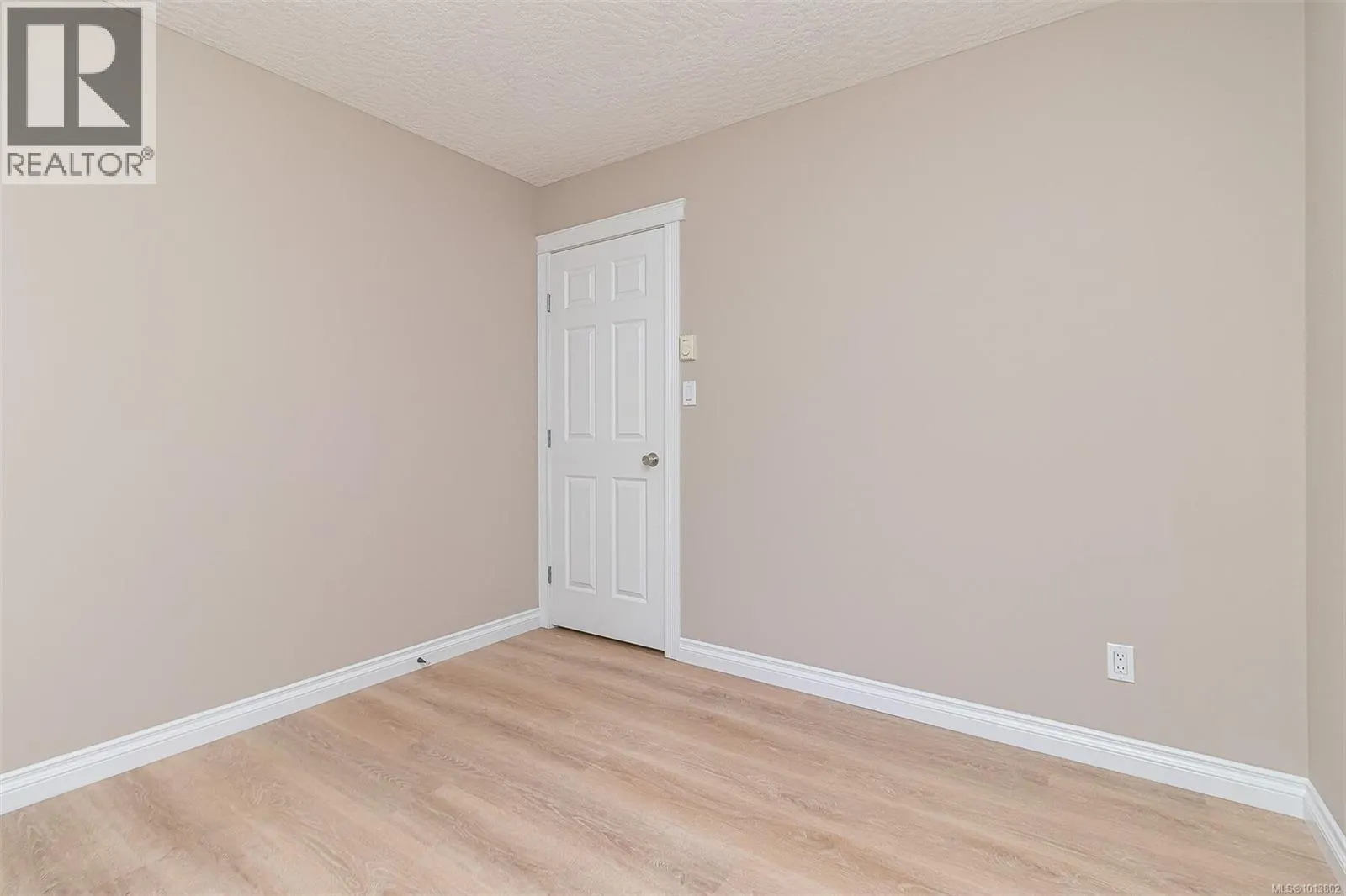2267 Setchfield Ave