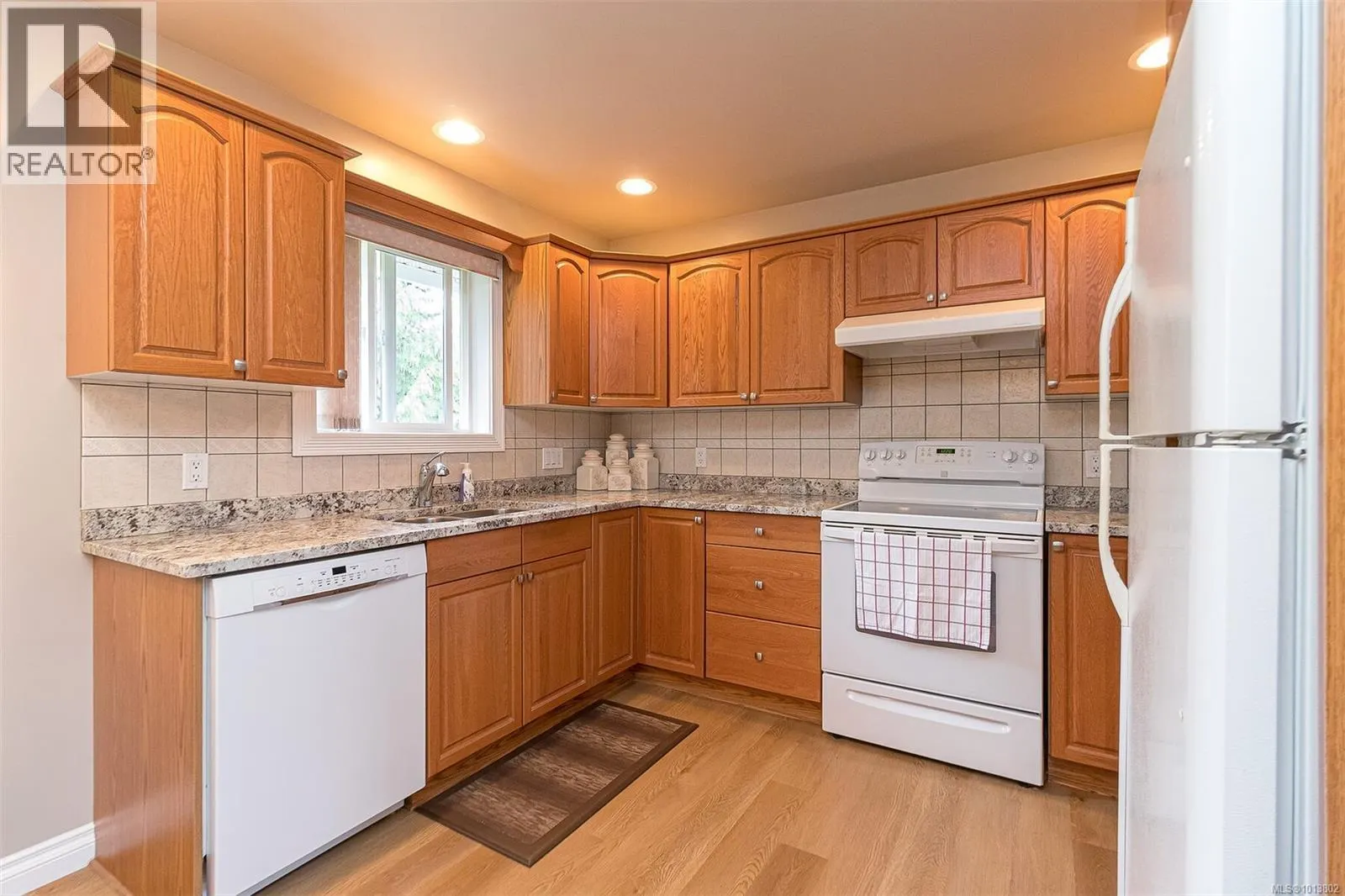 2267 Setchfield Ave