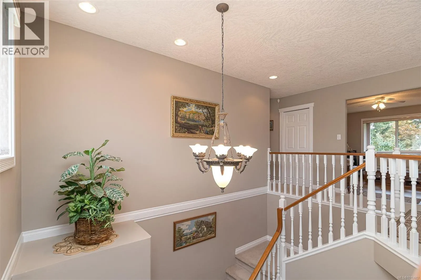 2267 Setchfield Ave