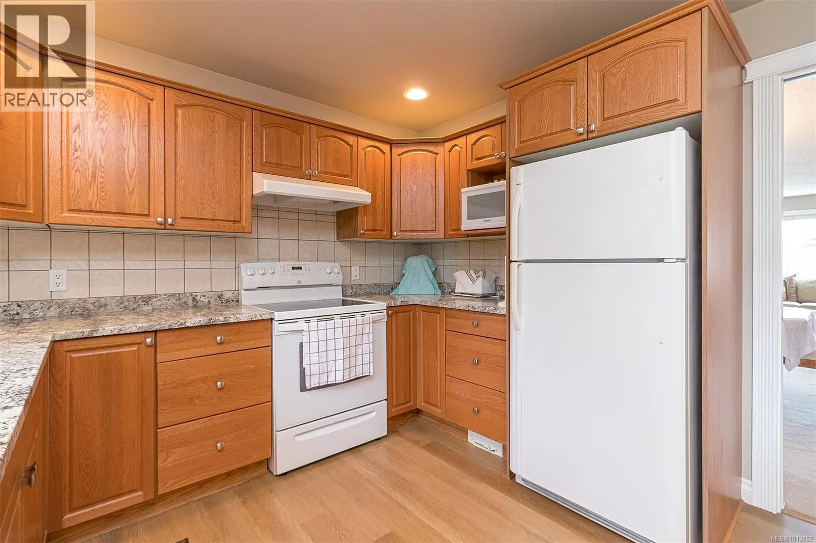 2267 Setchfield Ave