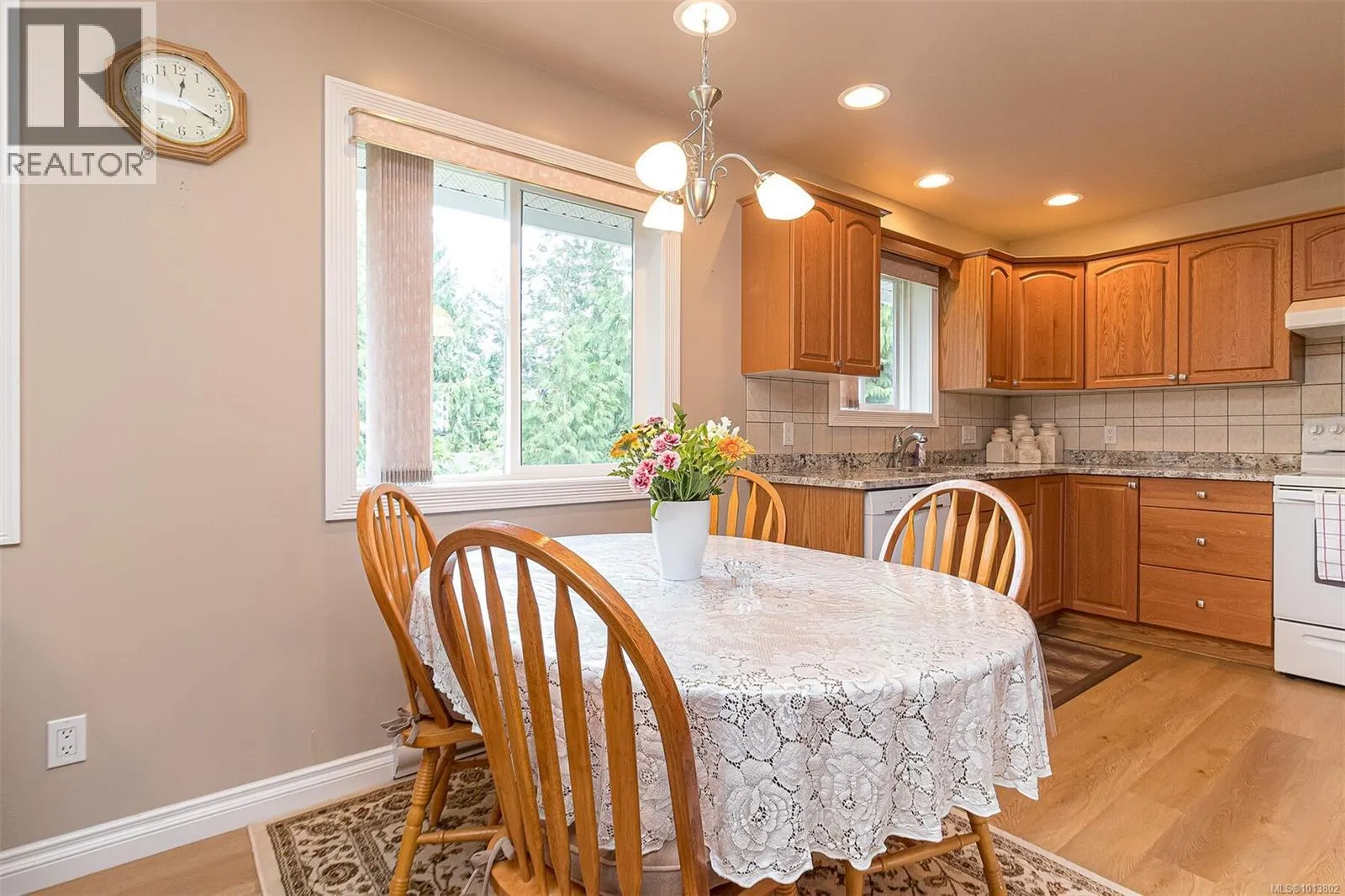 2267 Setchfield Ave