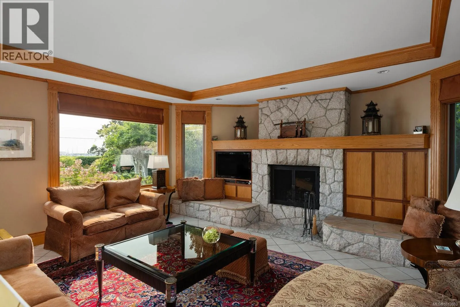 1580 Beach Dr