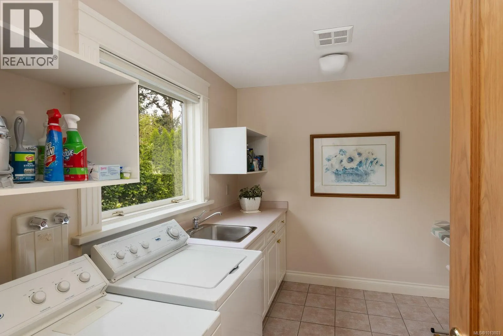 1580 Beach Dr