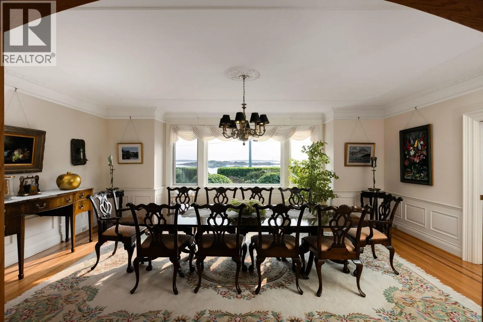 1580 Beach Dr