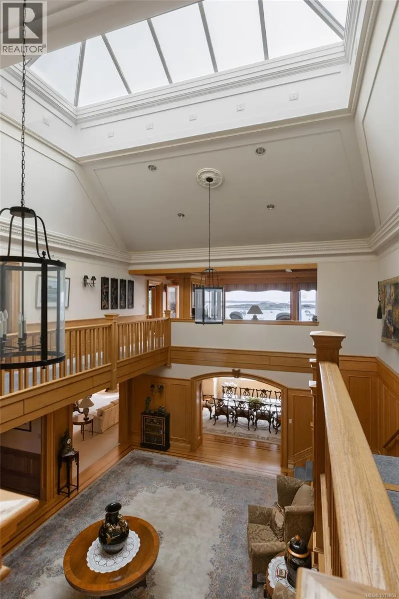 1580 Beach Dr