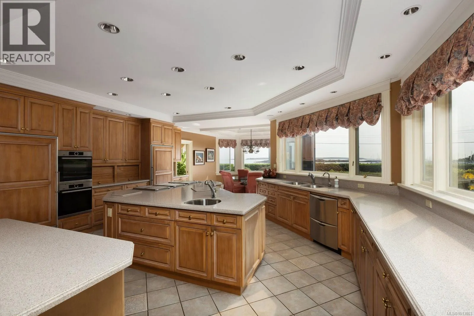 1580 Beach Dr