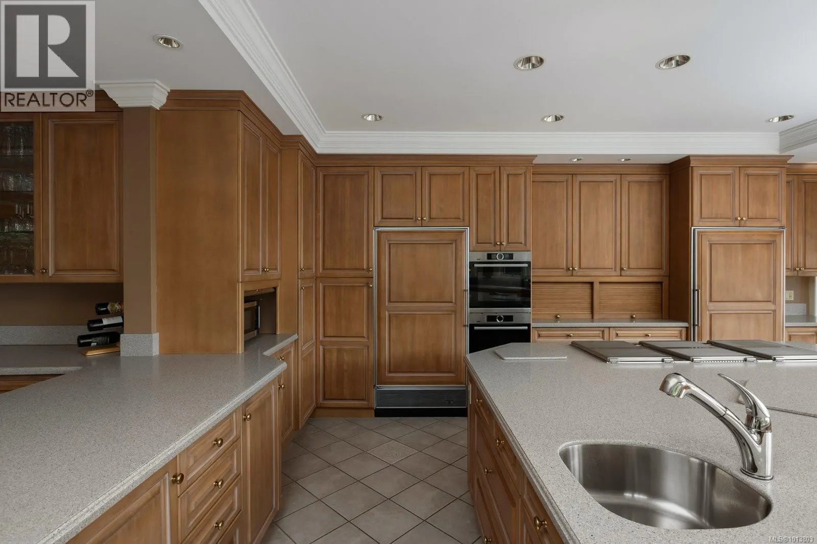 1580 Beach Dr