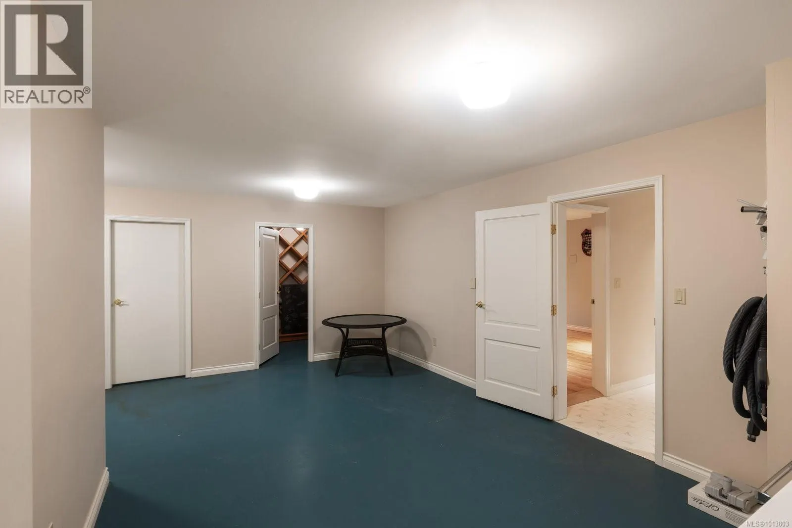 1580 Beach Dr