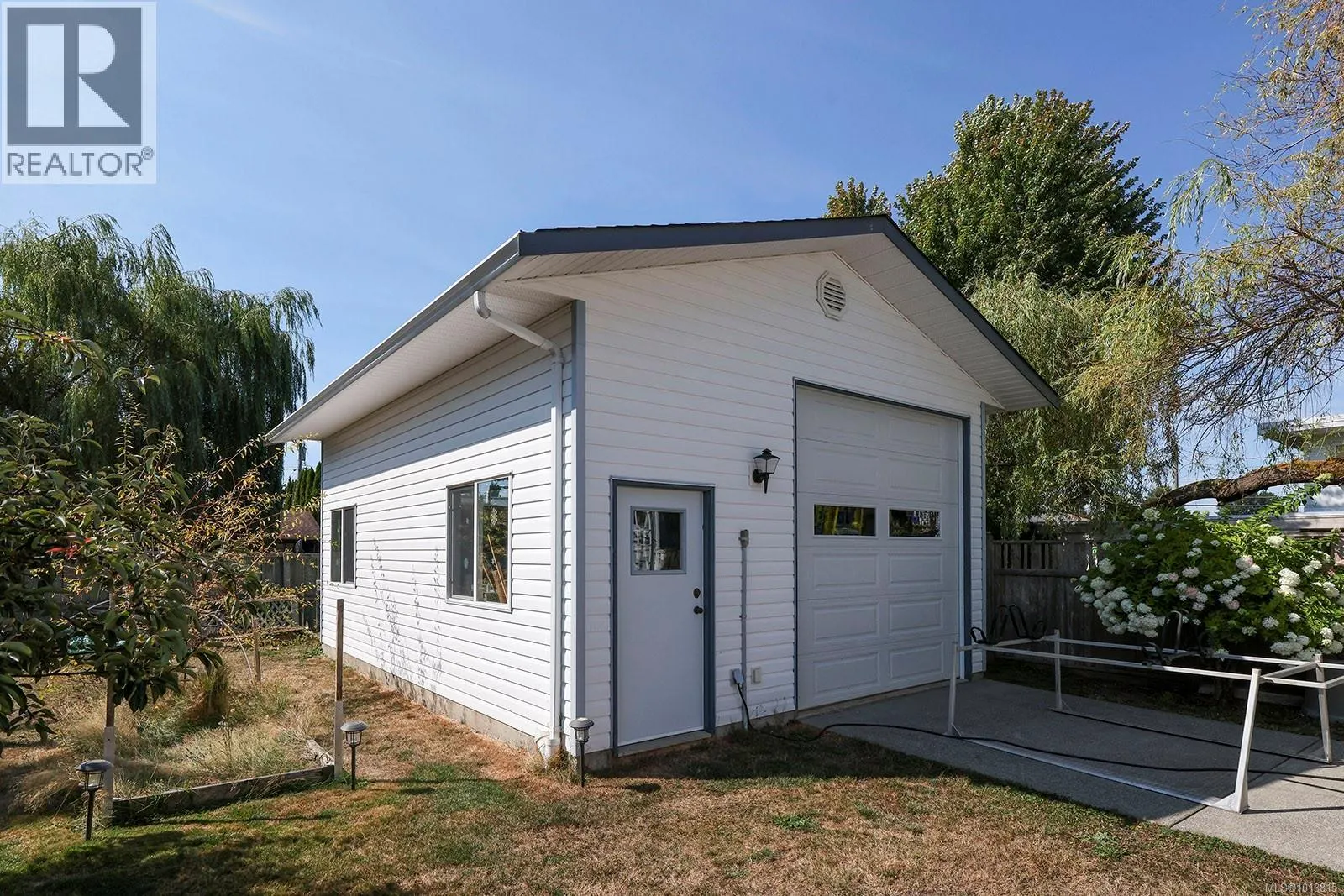 2625 Stewart Ave