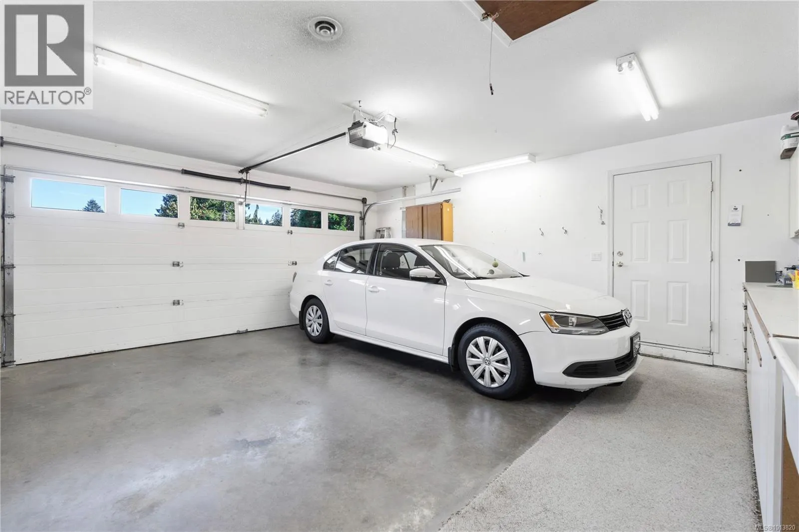 571 Hollywood Rd