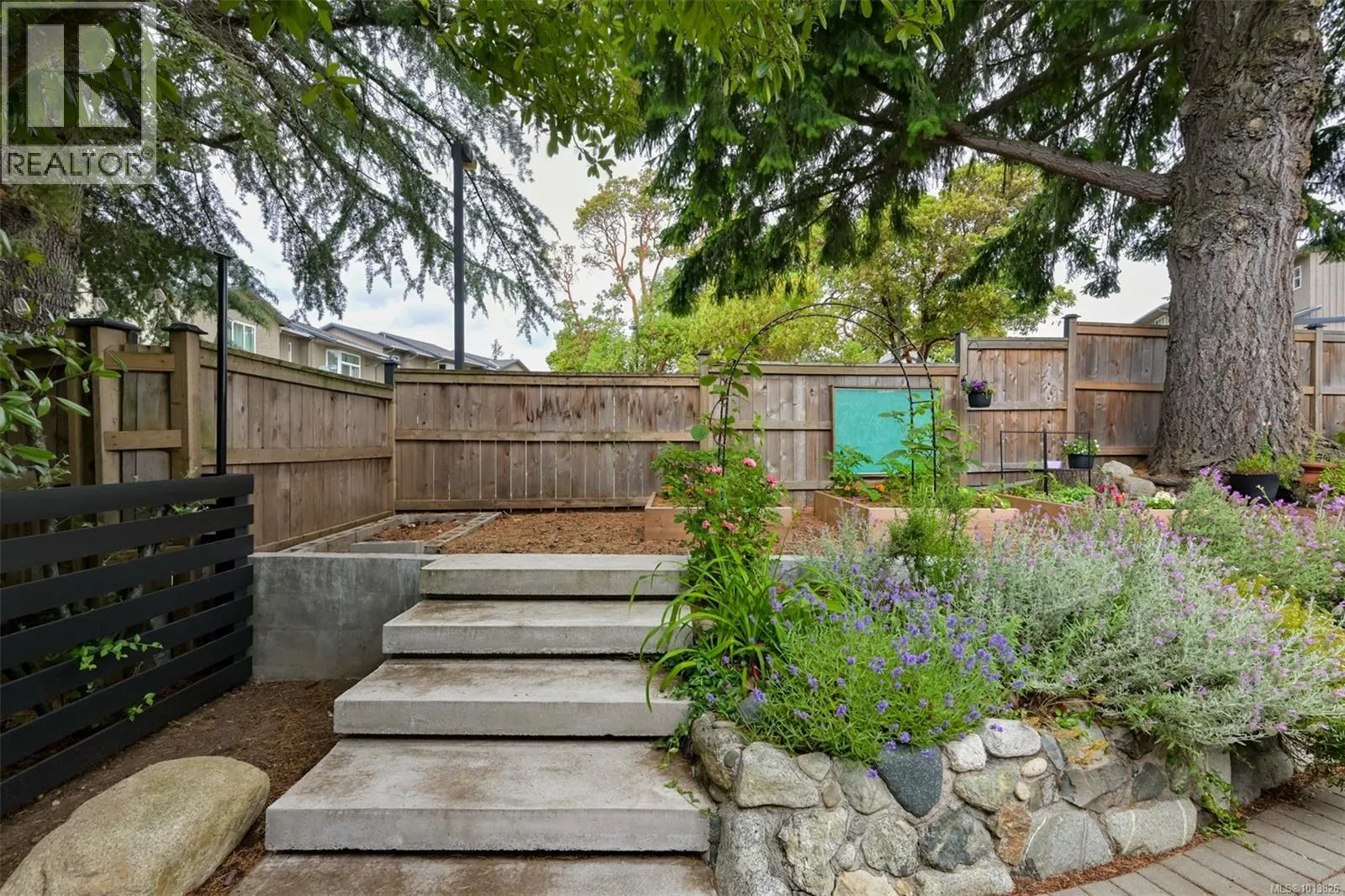 632 Cairndale Rd
