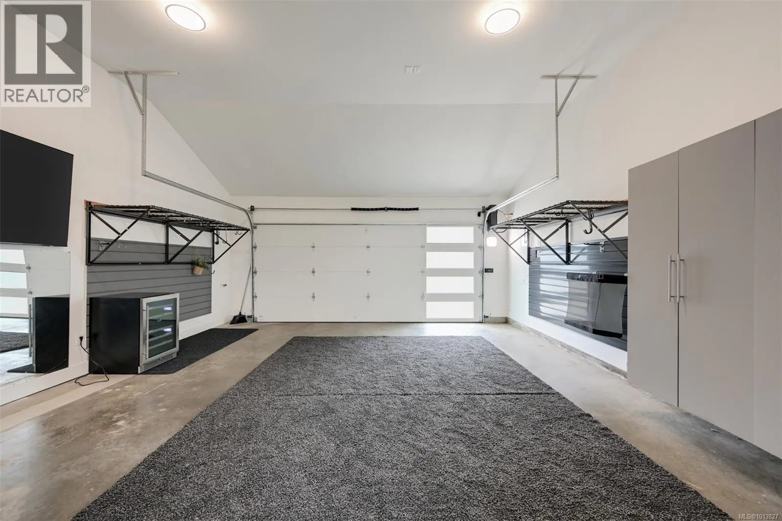 2091 Stonehewer Pl
