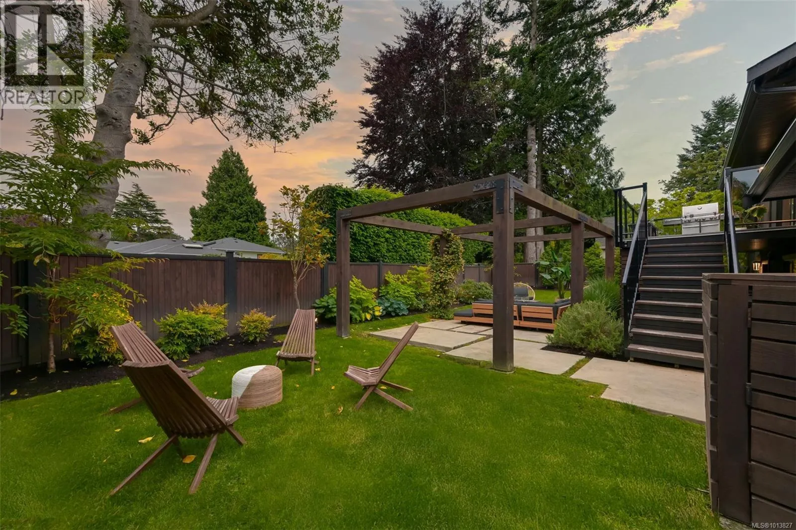 2091 Stonehewer Pl