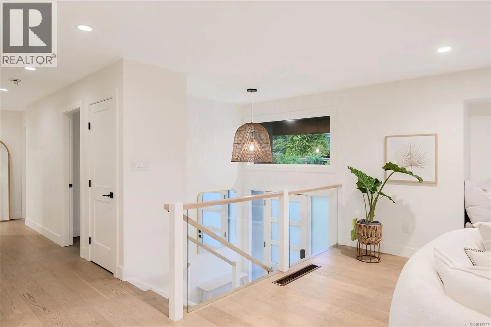 2091 Stonehewer Pl