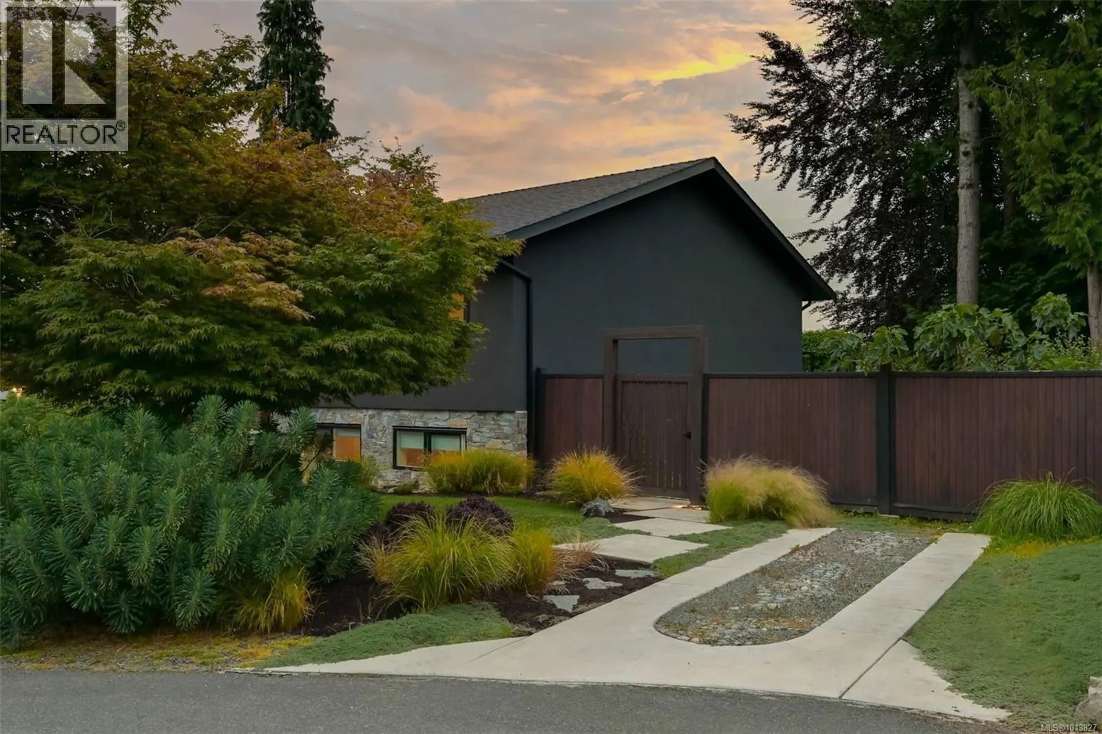 2091 Stonehewer Pl