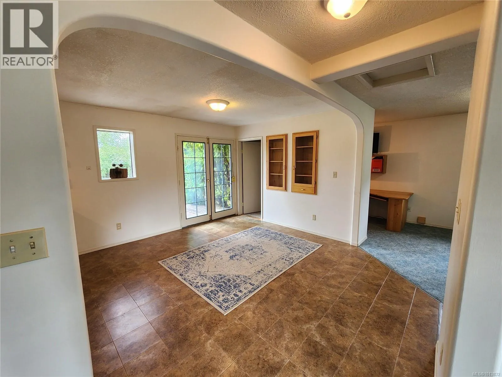 530 Quadra Ave