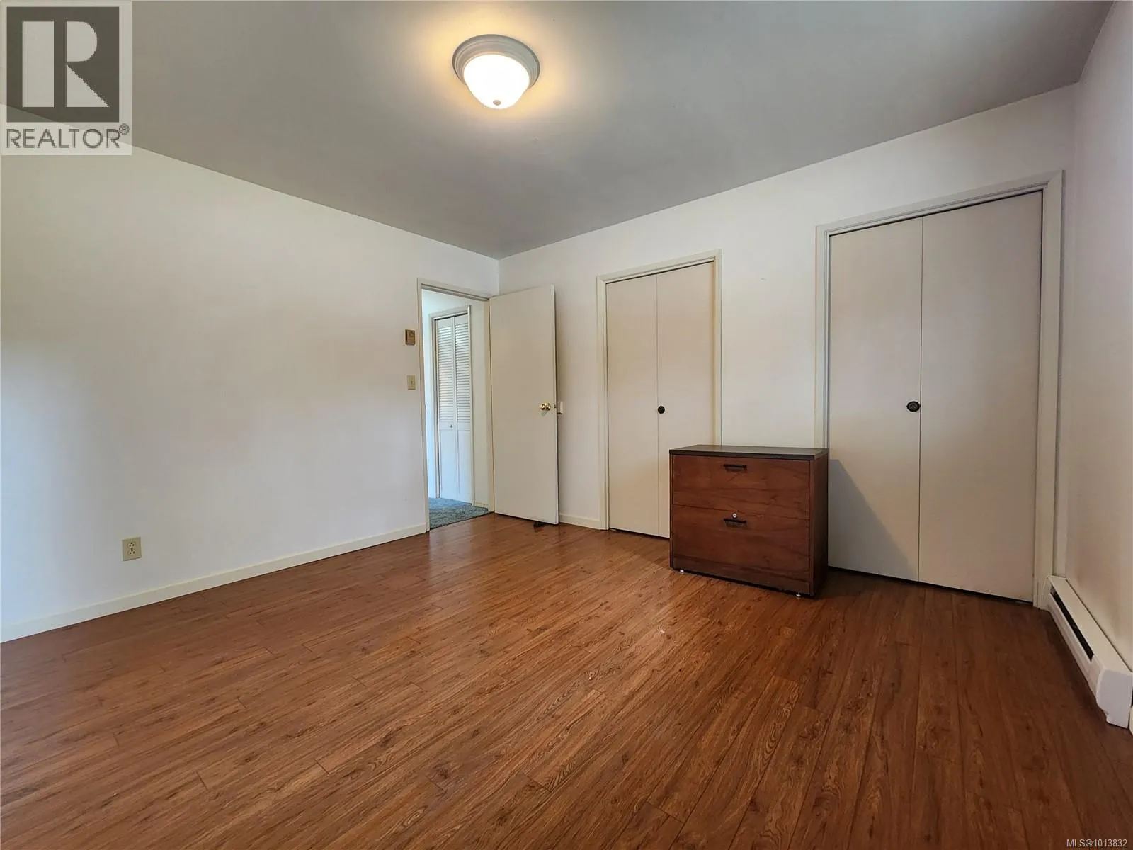 530 Quadra Ave