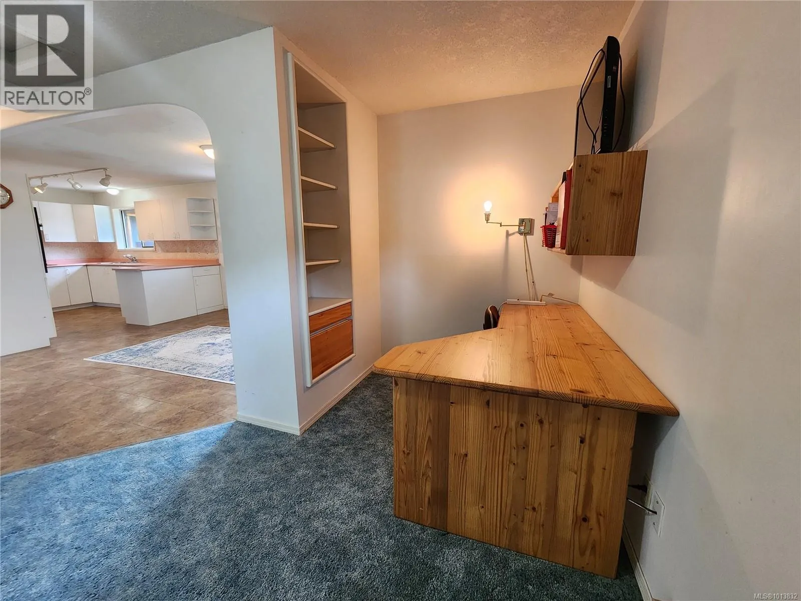530 Quadra Ave